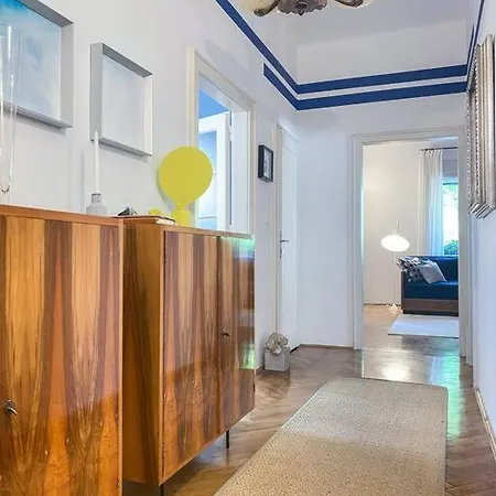 Charming Private Lägenhet Ljubljana